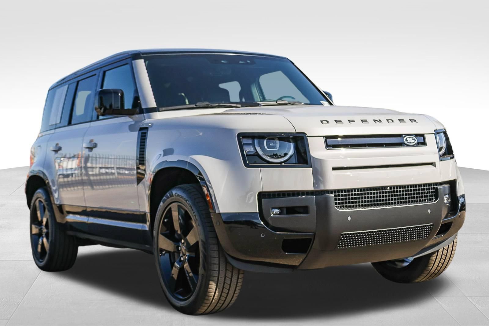 New 2026 Land Rover Defender 110 X-Dynamic SE AWD/4WD image 3