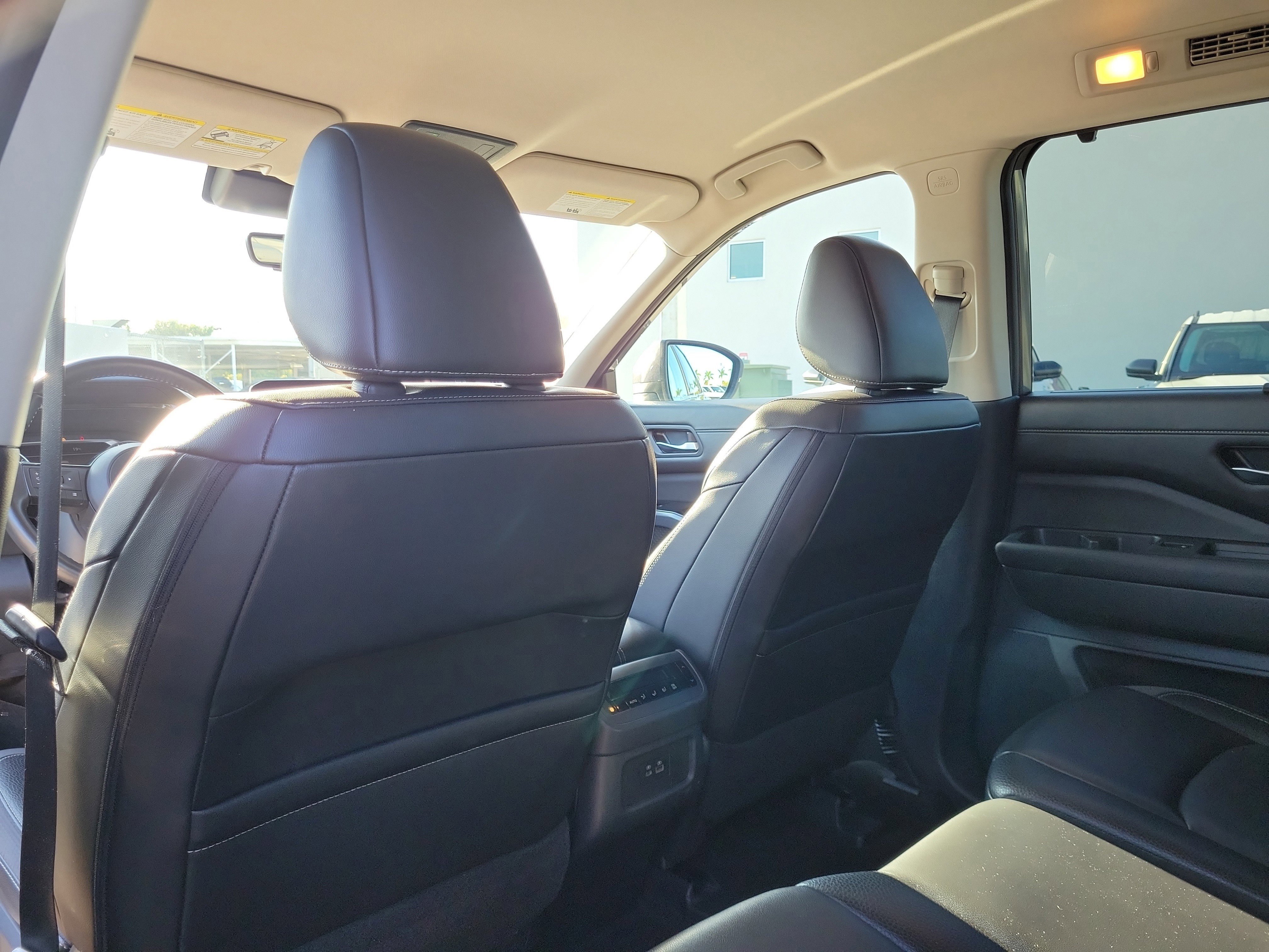 Used 2024 Nissan Pathfinder SL image 14