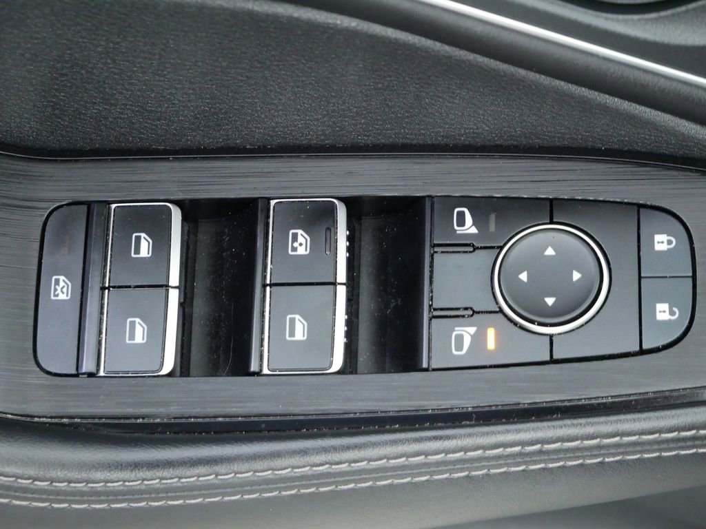 Used 2022 Nissan Rogue Platinum w/ Head-Up Display Package AWD/4WD image 21