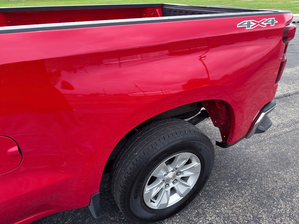 Used 2023 Chevrolet Silverado 1500 LT AWD/4WD image 16