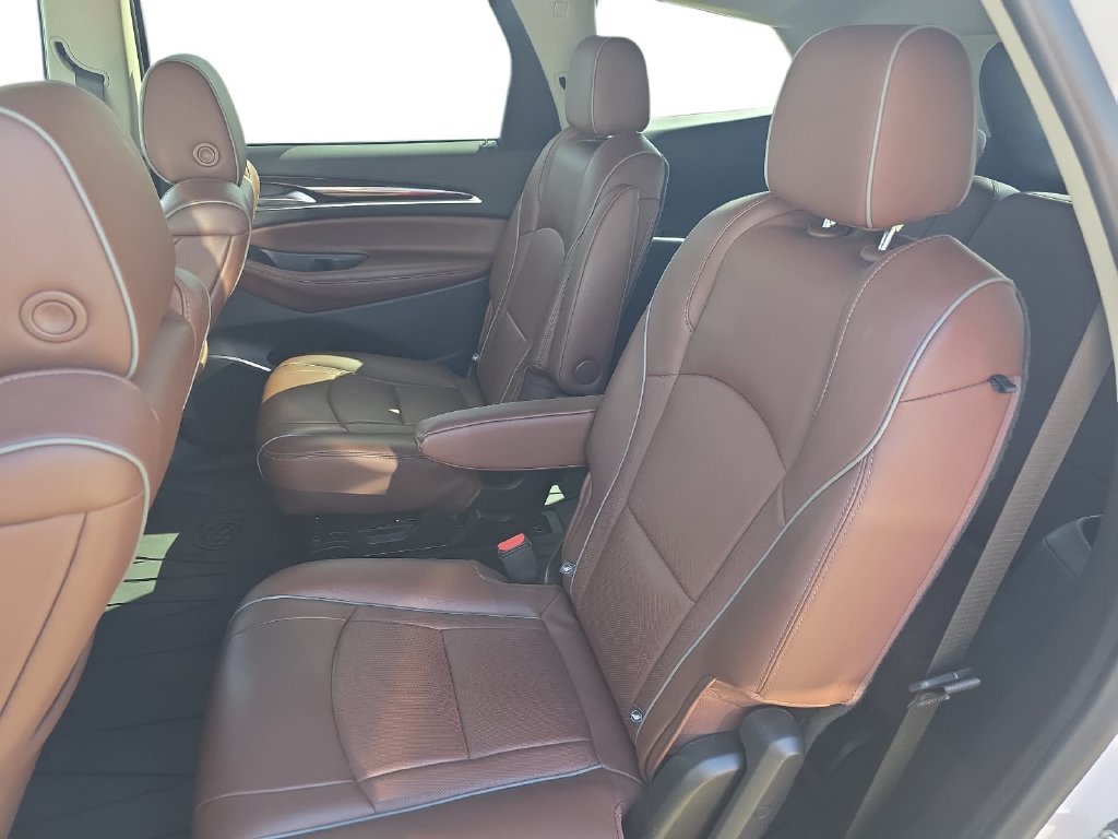 Used 2021 Buick Enclave Avenir w/ Avenir Technology Package AWD/4WD image 12