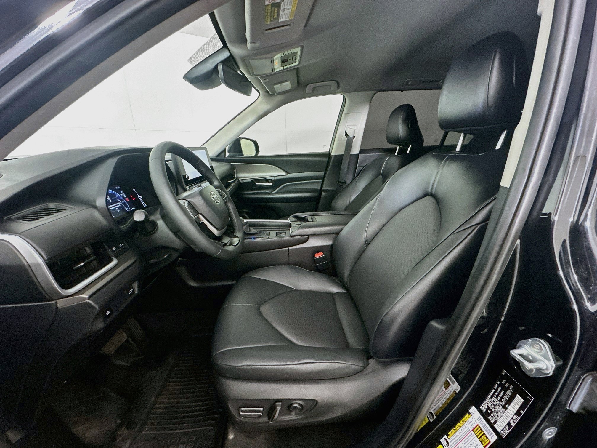 Used 2024 Toyota Grand Highlander AWD image 13