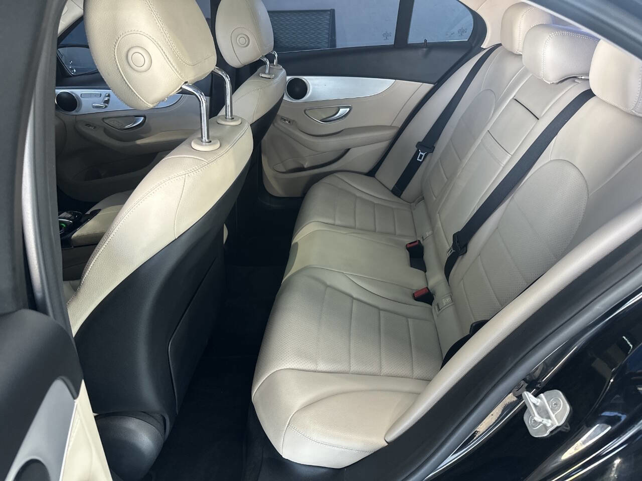 Used 2016 Mercedes-Benz C 300 4MATIC Sedan image 21