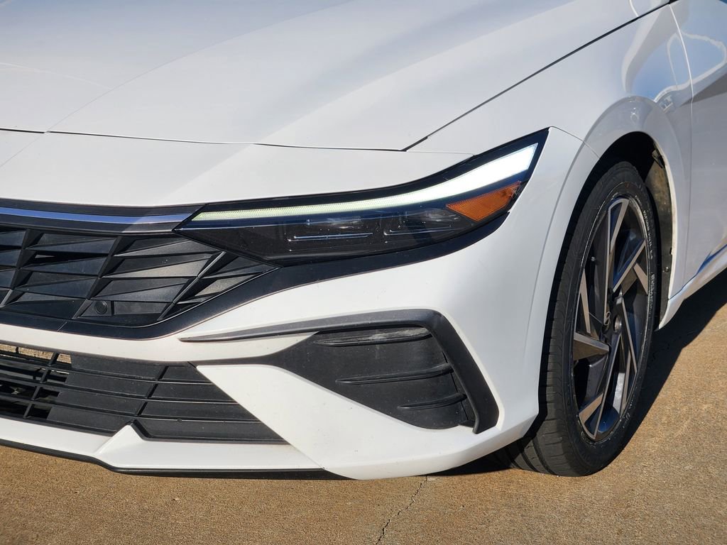 Used 2024 Hyundai Elantra SEL image 13