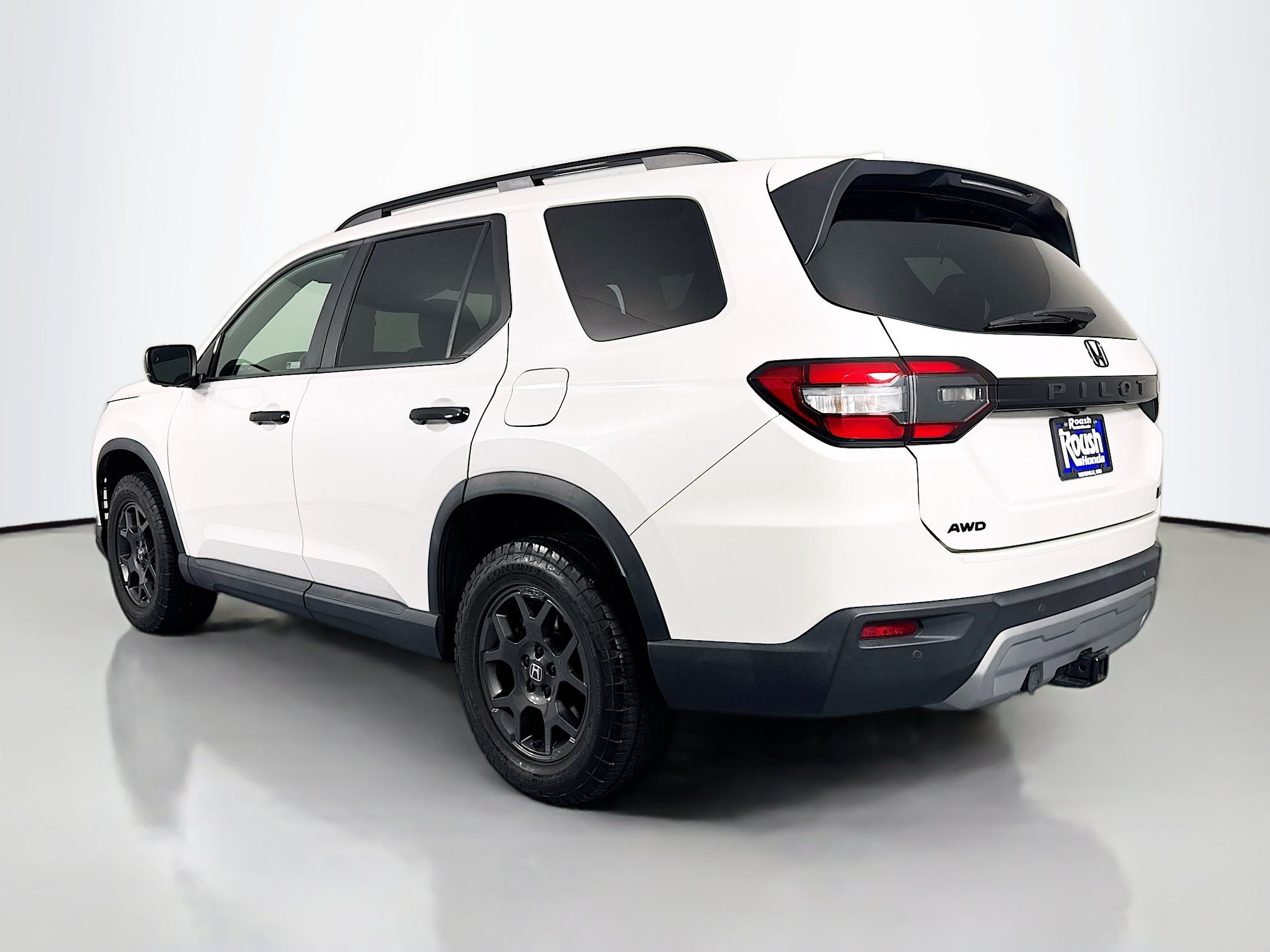 Certified 2023 Honda Pilot TrailSport image 7