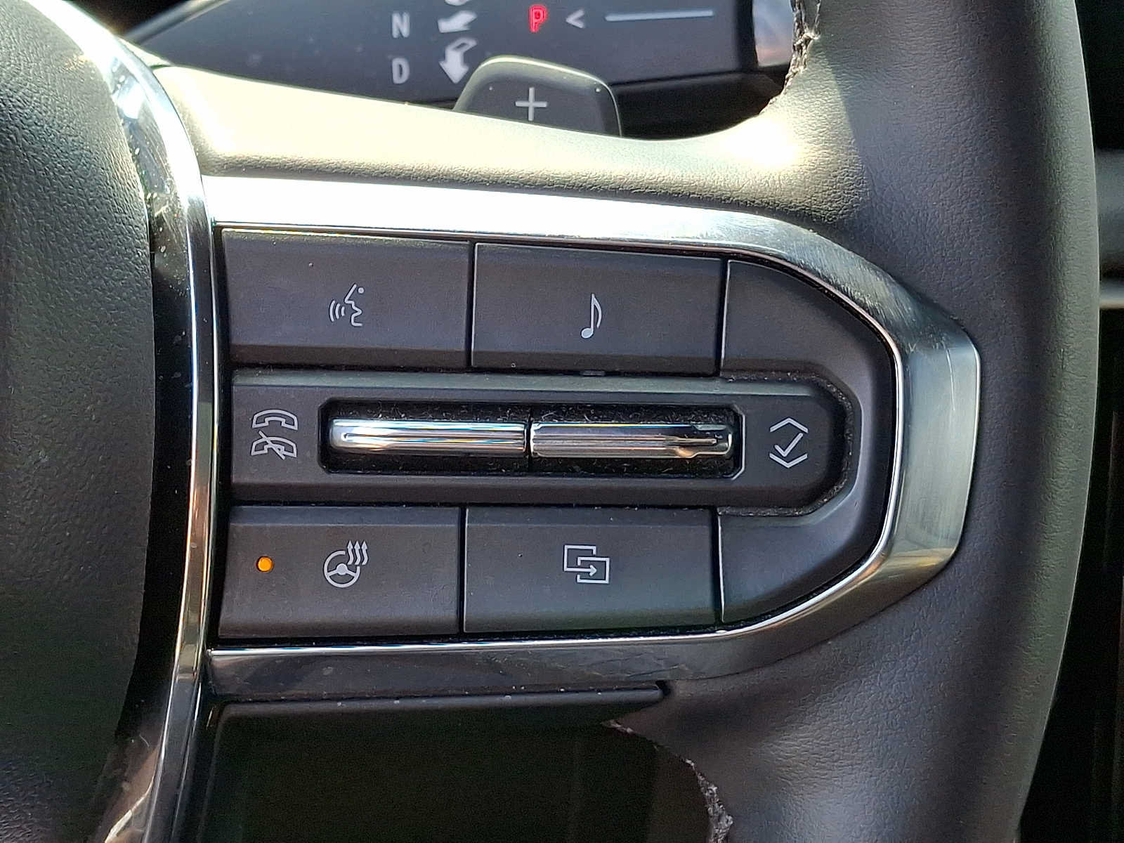Used 2025 GMC Yukon Denali AWD/4WD image 18