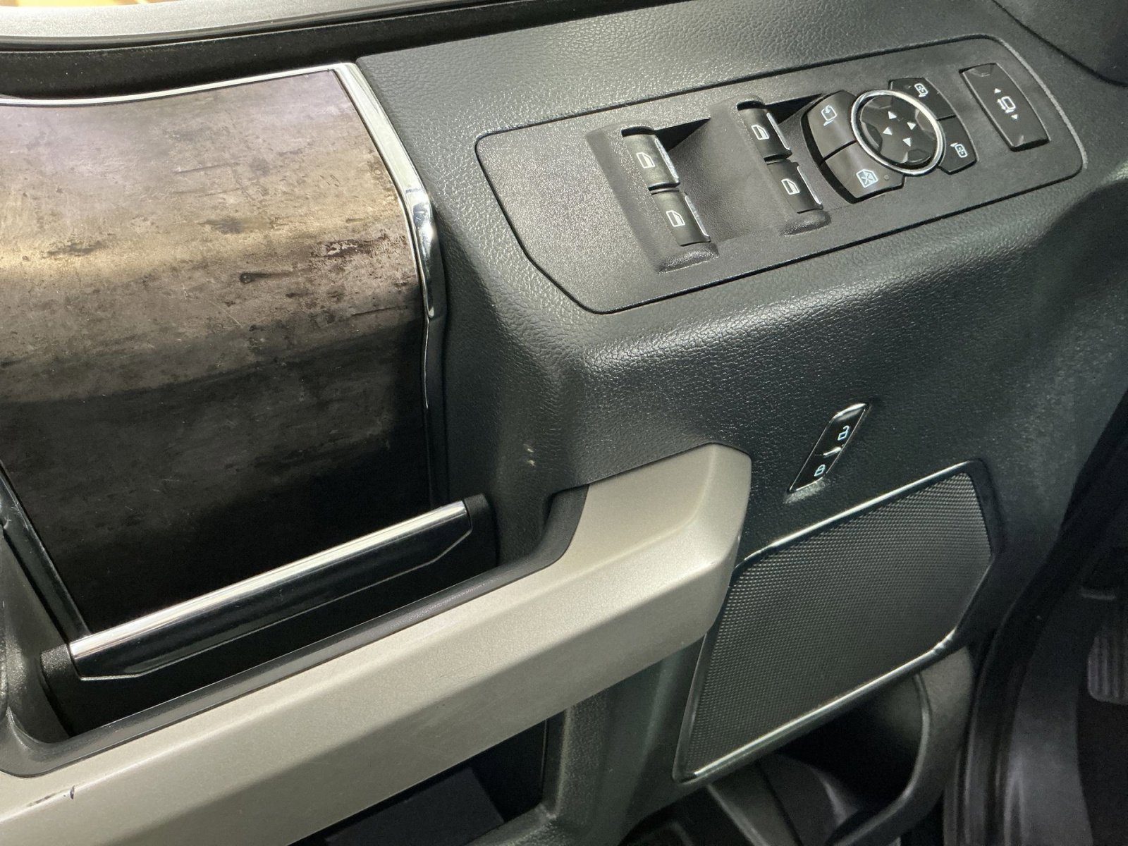 Used 2022 Ford F250 Lariat image 23