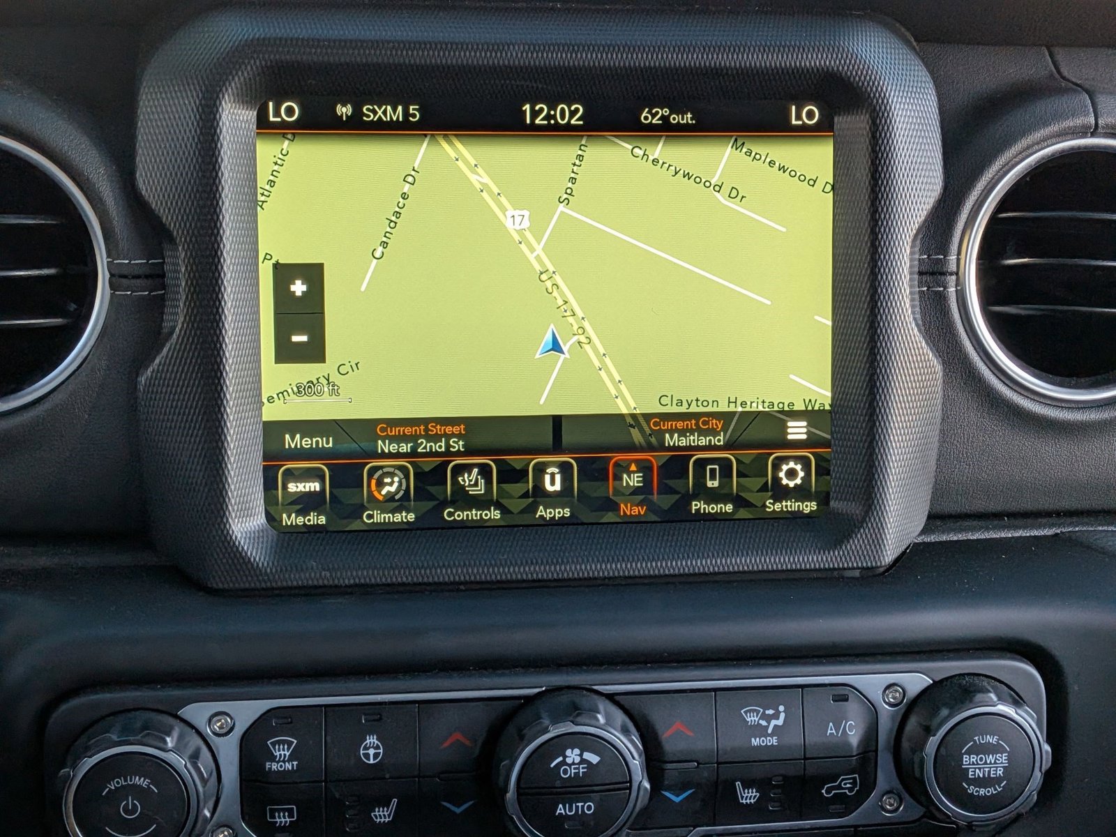 Used 2022 Jeep Wrangler Unlimited Sahara w/ Cold Weather Group image 13