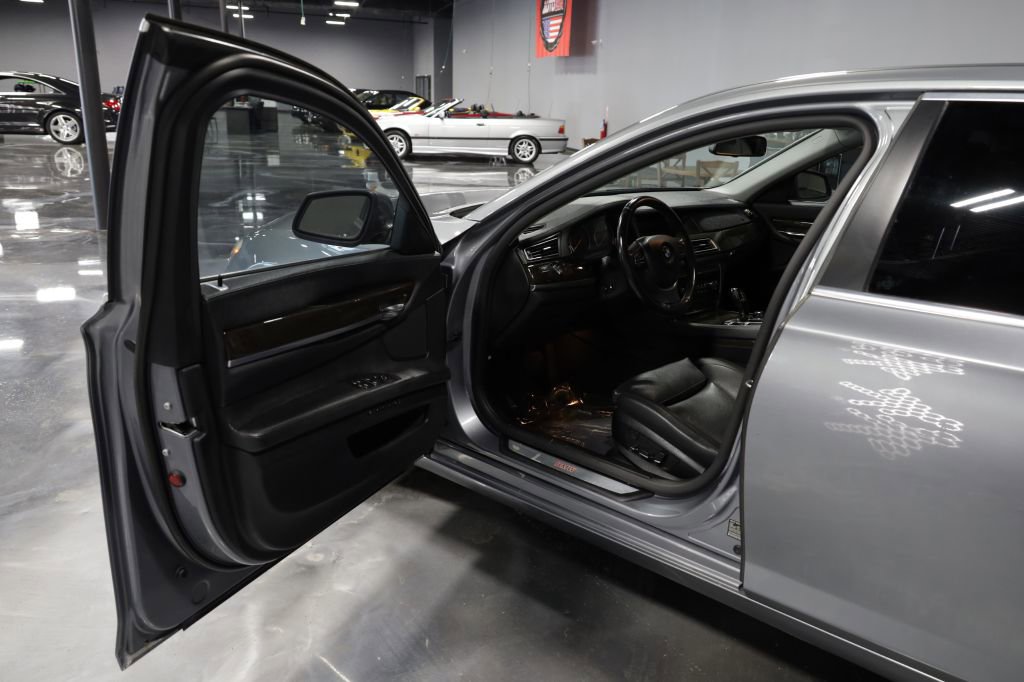 Used 2012 BMW 740Li image 9