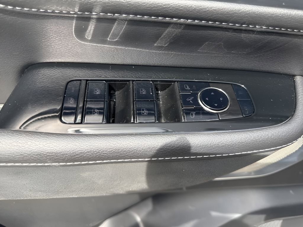 Used 2025 INFINITI QX80 Sensory AWD/4WD image 29