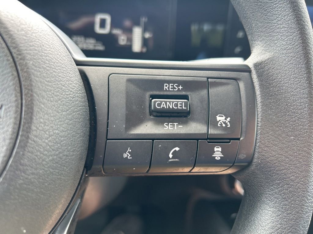 Used 2025 Nissan Kicks SV FWD image 25