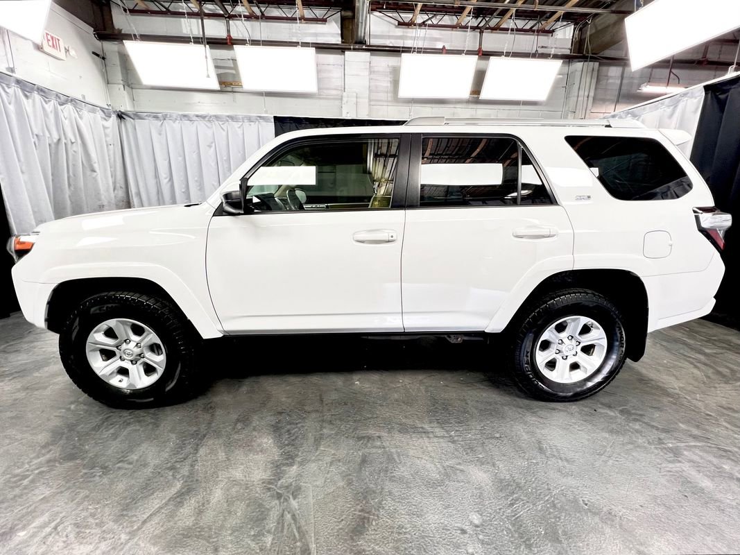 Used 2017 Toyota 4Runner SR5 image 5