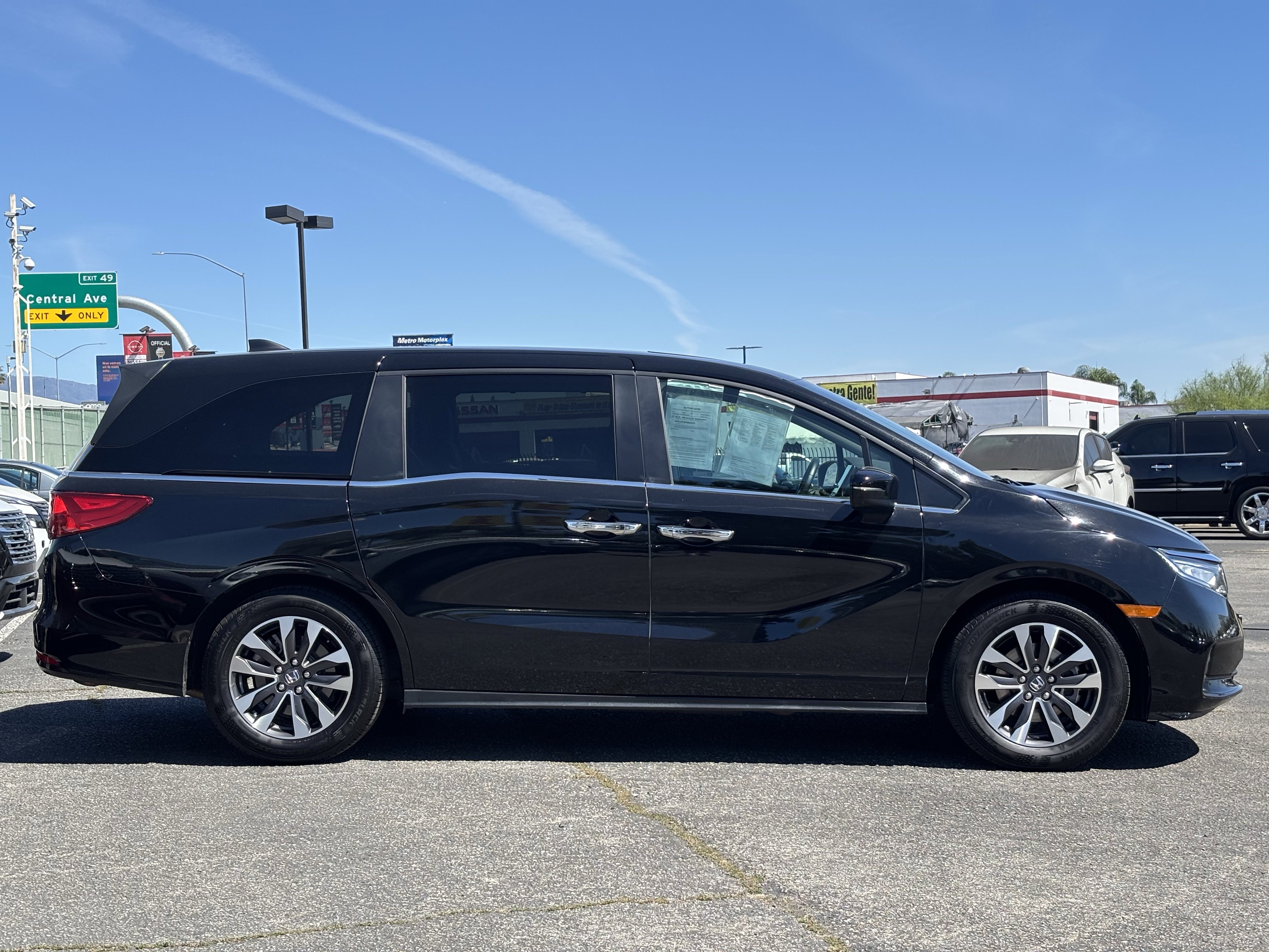 Used 2024 Honda Odyssey EX-L image 2