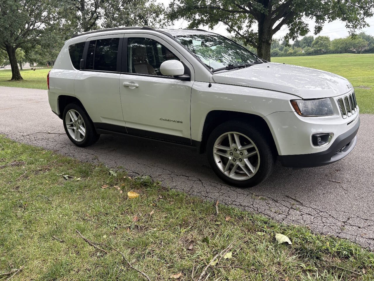 Used 2014 Jeep Compass Limited AWD/4WD image 15