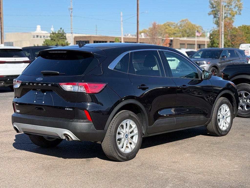 Used 2022 Ford Escape SE w/ Cold Weather Package AWD/4WD image 30