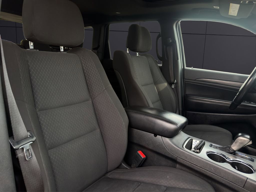 Used 2021 Jeep Grand Cherokee Laredo image 14