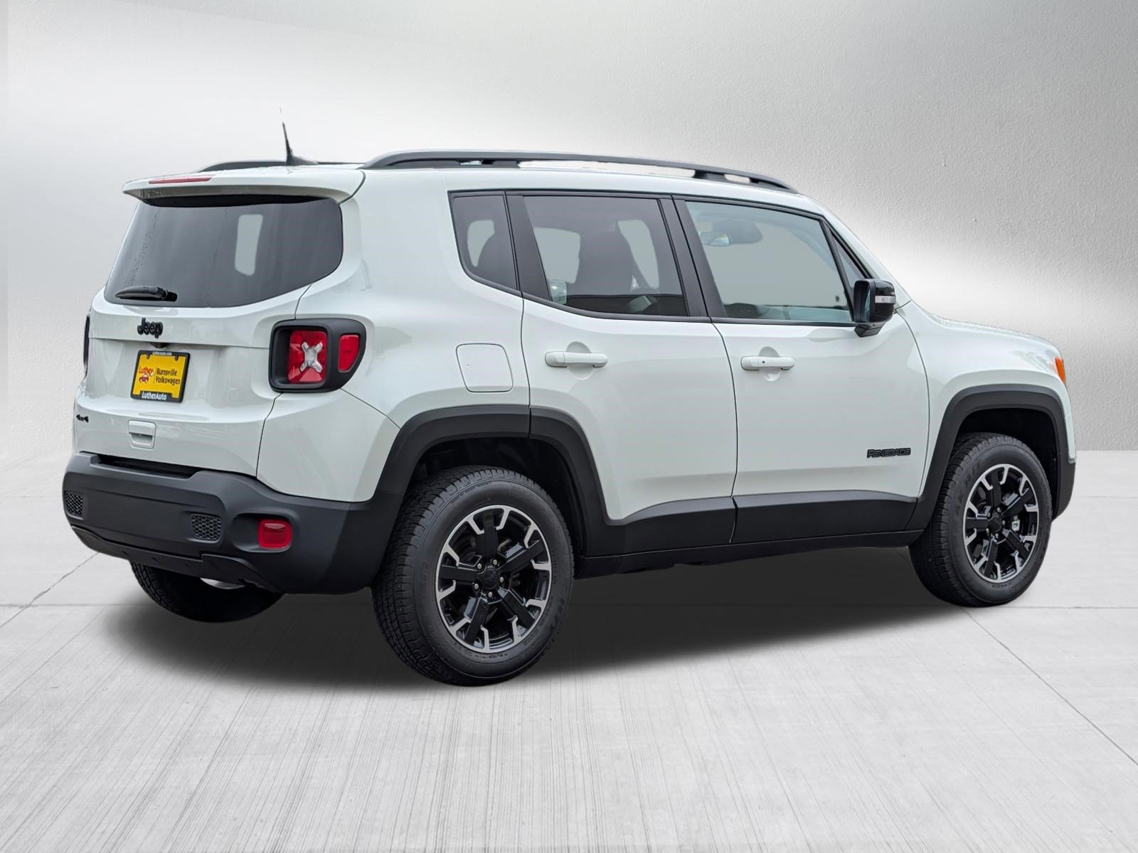 Used 2023 Jeep Renegade Latitude AWD/4WD image 7