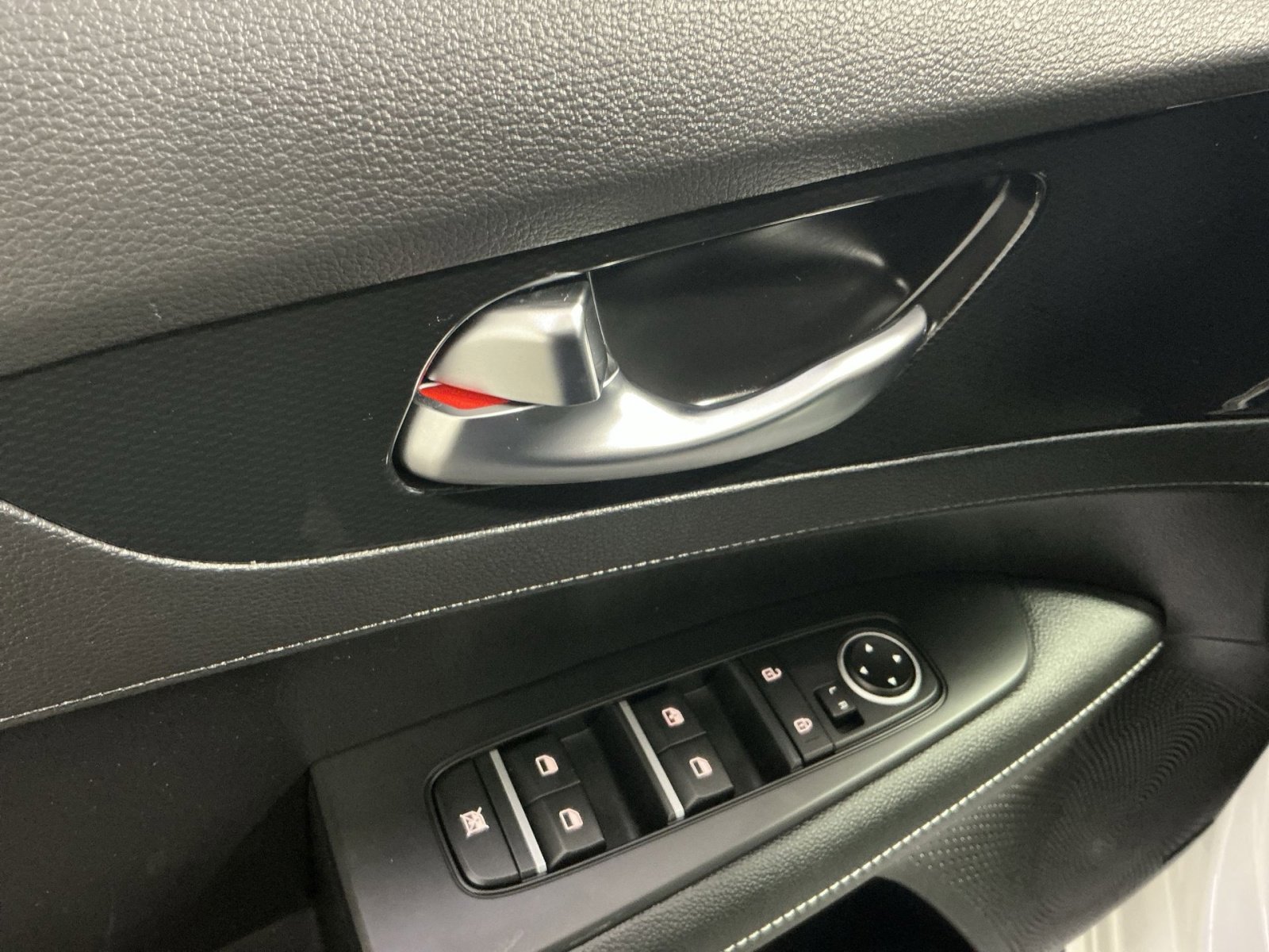 Used 2023 Kia Forte GT-Line w/ GT-Line Premium Package image 16