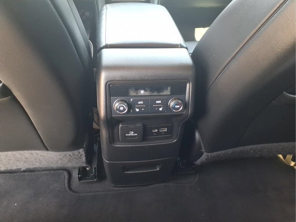 Used 2021 GMC Acadia Denali w/ Denali Technology Package FWD image 17