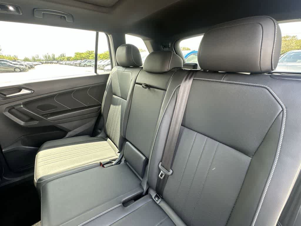 Used 2023 Volkswagen Tiguan SE R-Line image 22