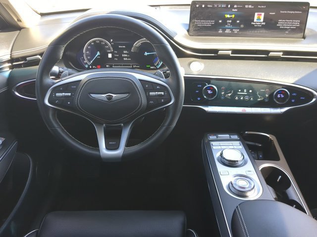 Used 2025 Genesis Electrified GV70 w/ Prestige Package AWD/4WD image 16