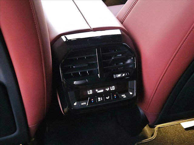 Used 2026 BMW iX xDrive60 w/ M Sport Package AWD/4WD image 18