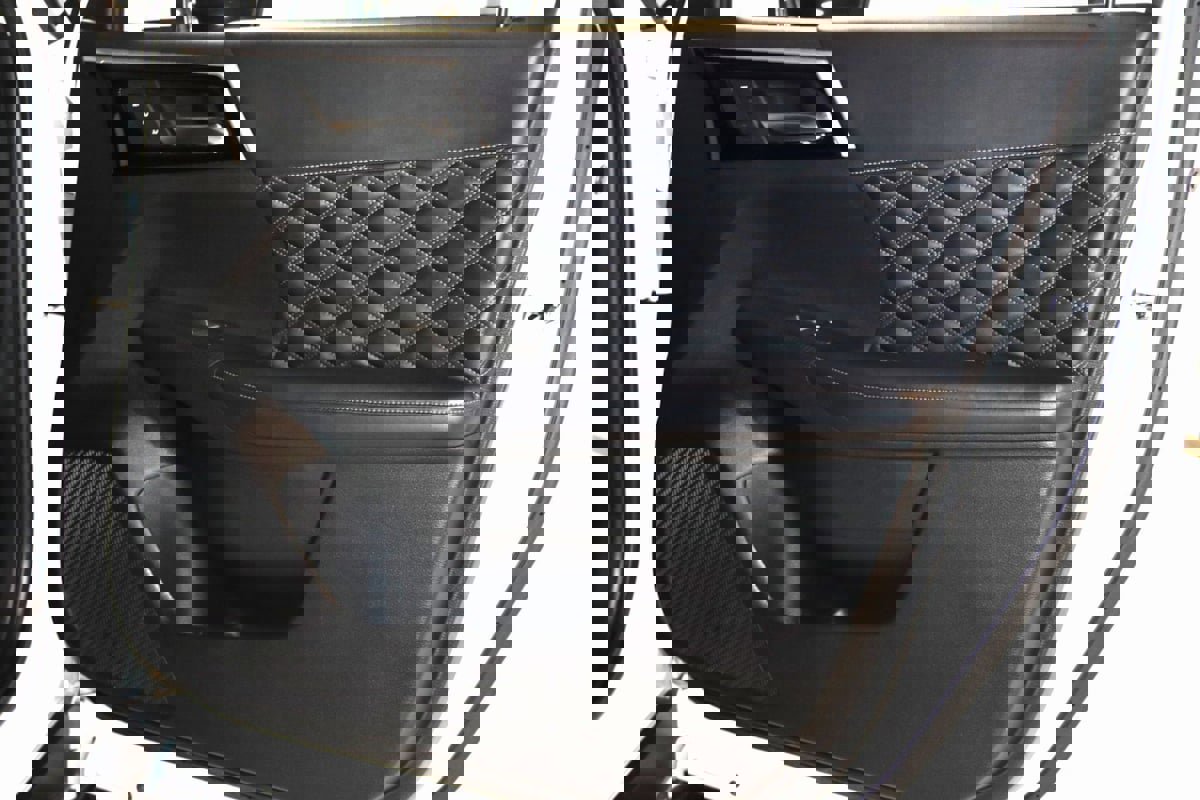 Used 2024 Mitsubishi Outlander 4WD Plug-In Hybrid image 58