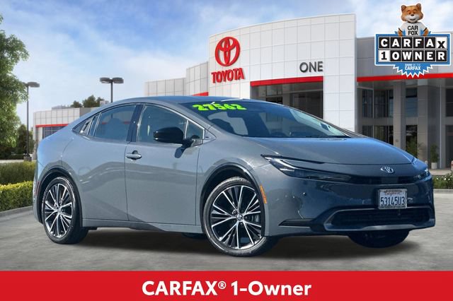 Used 2023 Toyota Prius XLE FWD video 2