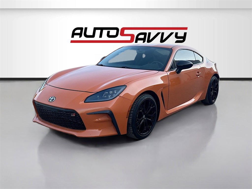 Used 2023 Toyota GR86 10th Anniversary SE image 3
