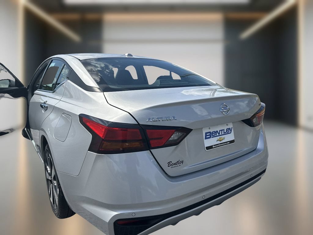 Used 2022 Nissan Altima 2.5 SV FWD image 14