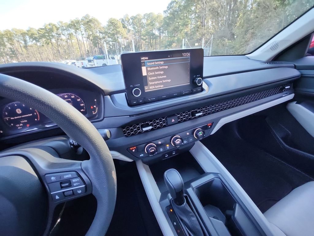 Used 2023 Honda Accord EX image 17