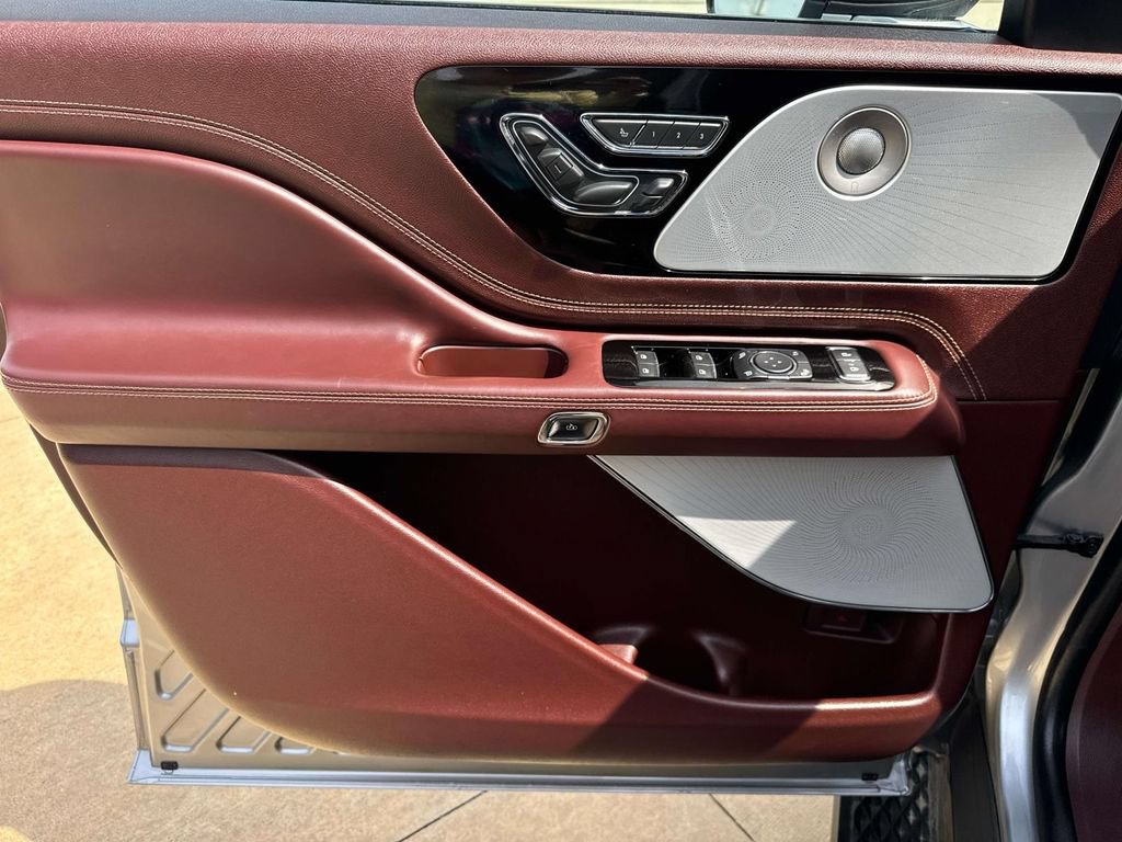 Certified 2023 Lincoln Aviator Black Label w/ Class IV Trailer Tow Package AWD/4WD image 23