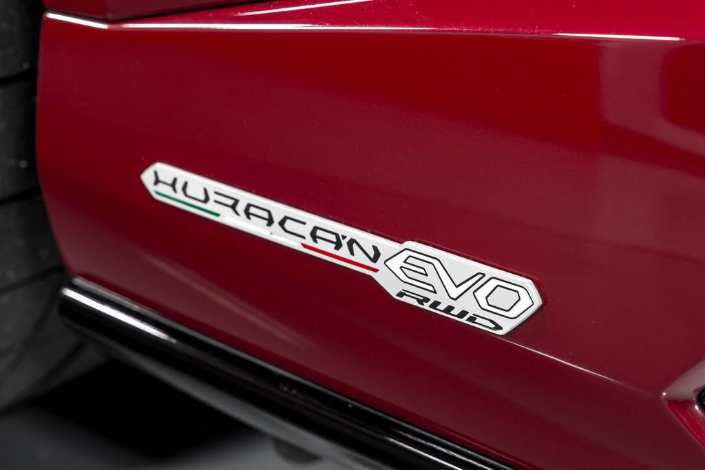 Used 2022 Lamborghini Huracan EVO RWD image 55