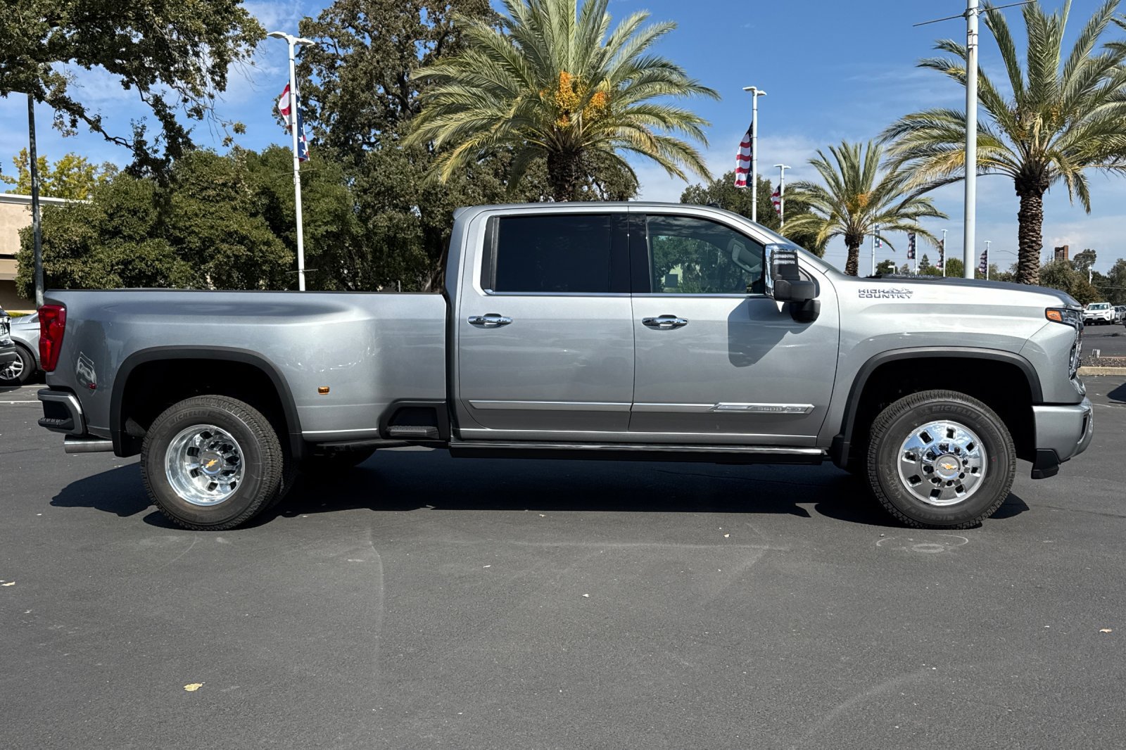 New 2026 Chevrolet Silverado 3500 High Country w/ Technology Package AWD/4WD image 2