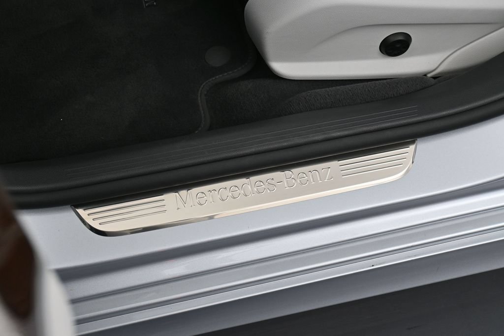 Used 2023 Mercedes-Benz E 350 4MATIC Sedan image 17