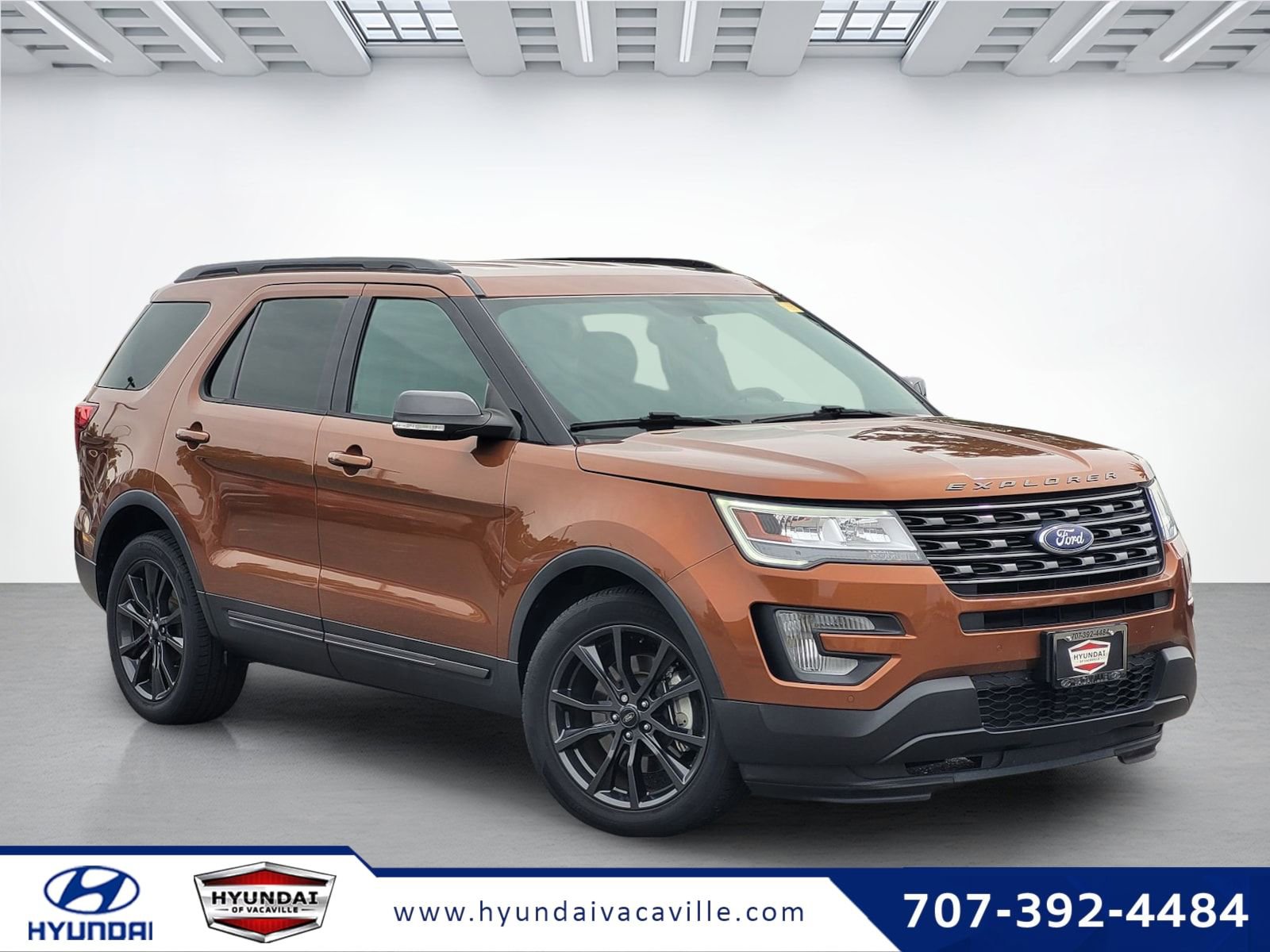 Used 2017 Ford Explorer XLT w/ Equipment Group 202A image 1