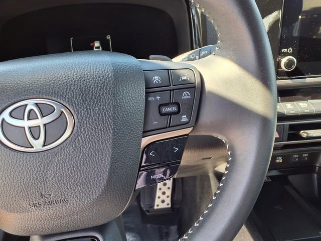 Used 2025 Toyota Camry SE FWD image 16
