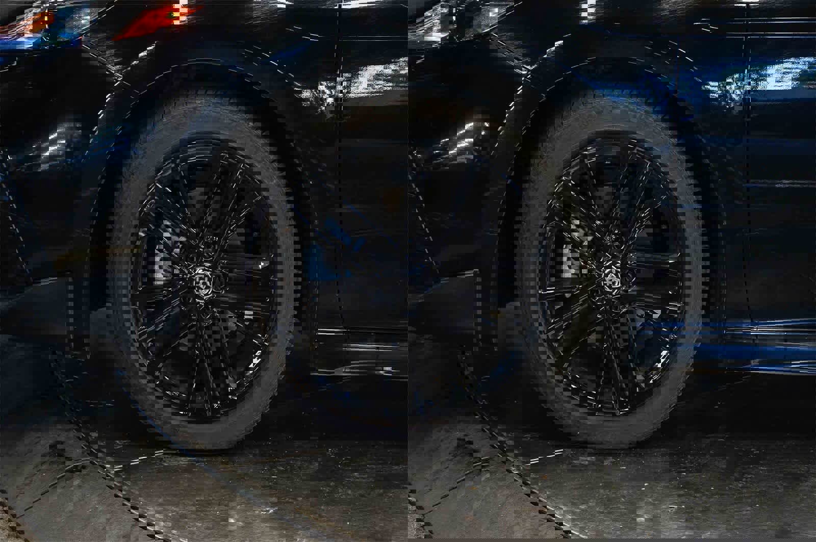 Used 2025 Toyota Camry SE image 9