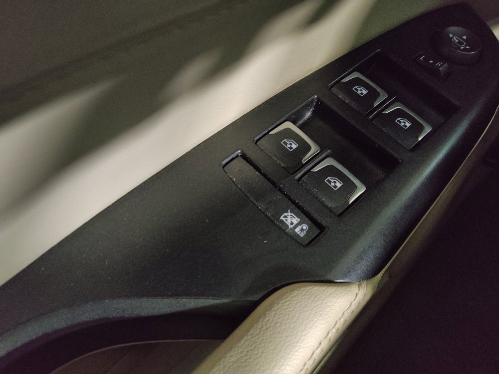 Used 2016 Cadillac SRX Luxury w/ Driver Awareness Package image 27