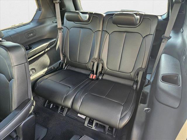 New 2025 Jeep Grand Cherokee L Limited w/ Trailer Tow Package image 16