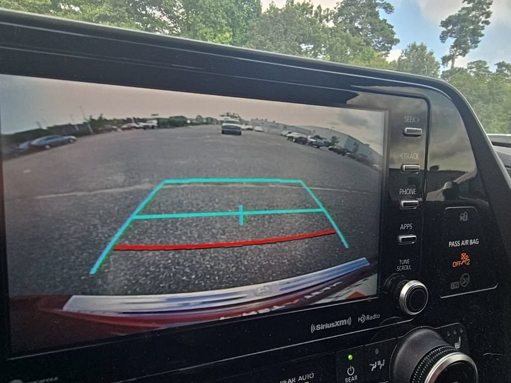 Used 2022 Toyota Highlander XLE AWD/4WD image 20