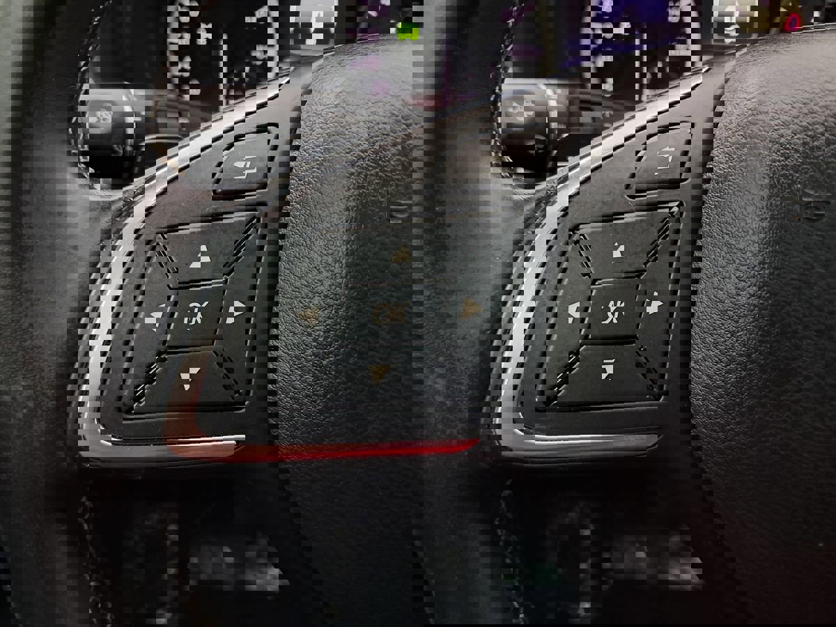 Used 2018 INFINITI QX30 AWD image 12