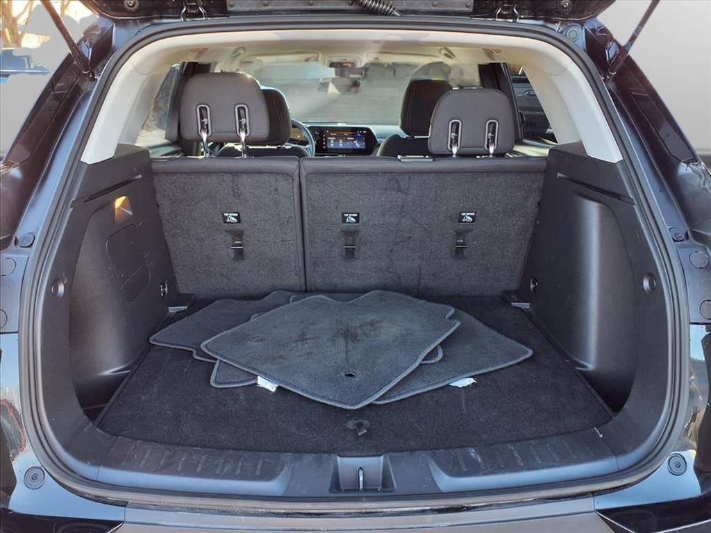 Used 2025 Chevrolet TrailBlazer LT w/ Driver Confidence Package image 24