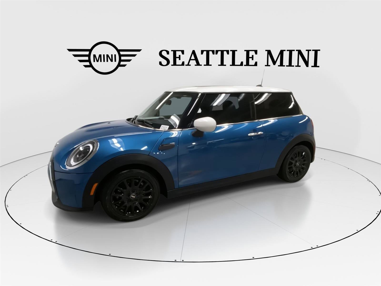 Used 2022 MINI Cooper 2-Door Hardtop FWD image 5