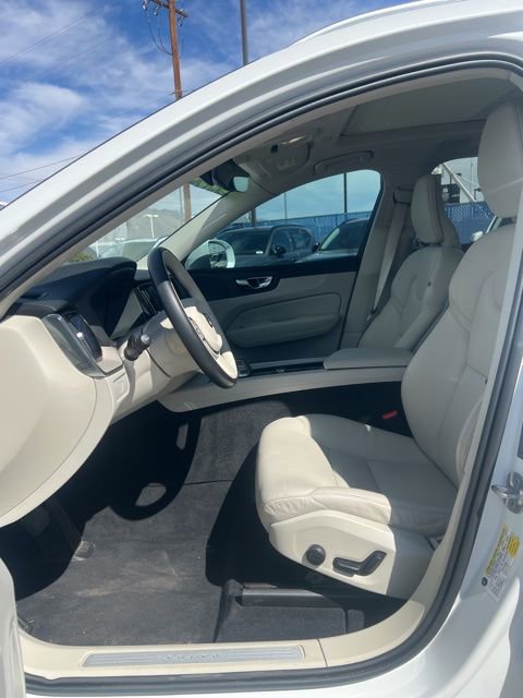Used 2023 Volvo XC60 B5 Plus w/ Protection Package Premier image 20
