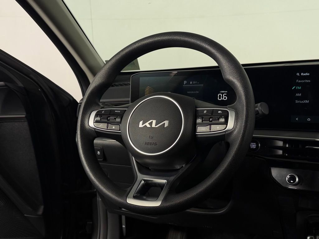 Used 2025 Kia K5 LXS image 15
