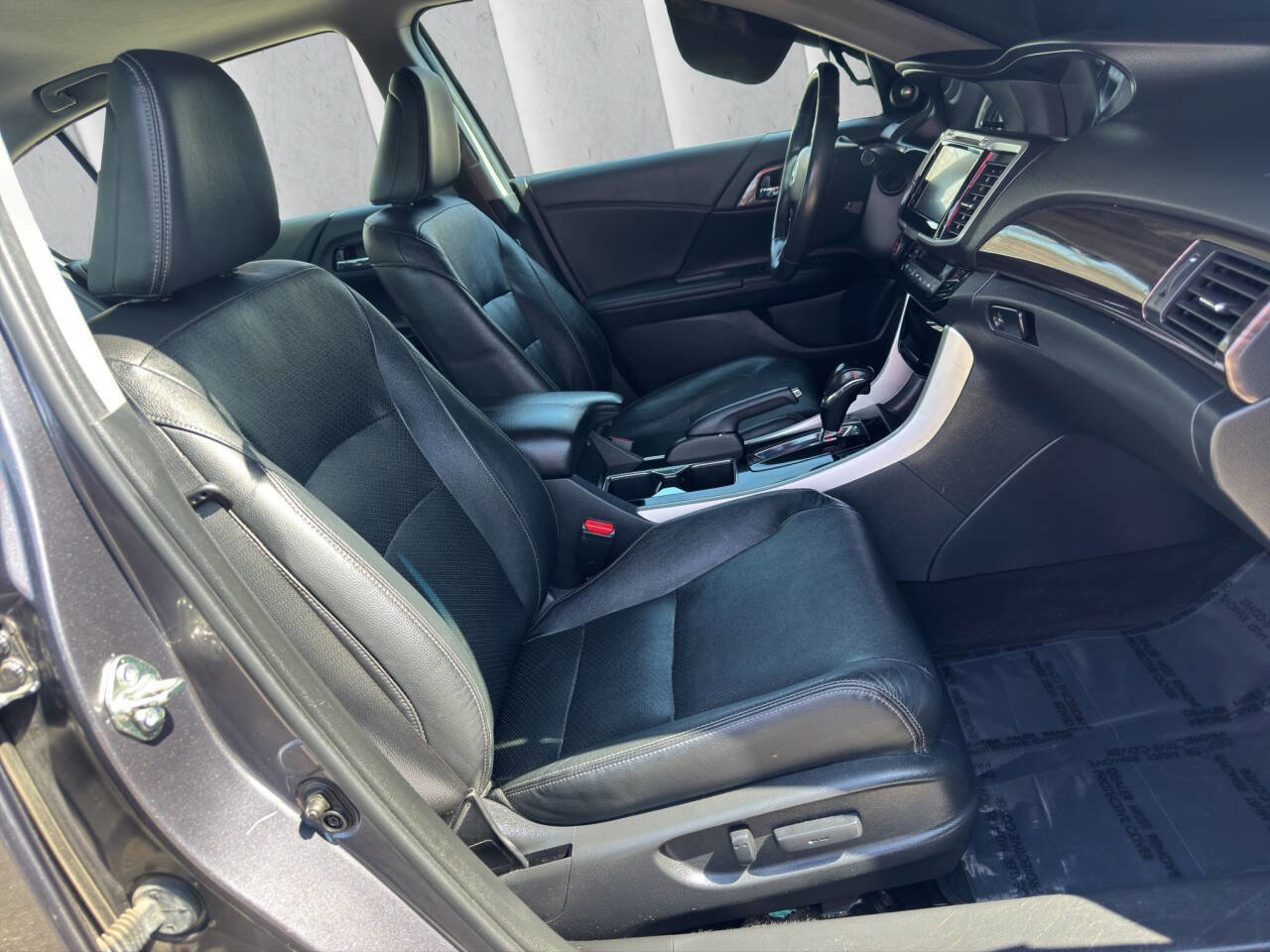 Used 2016 Honda Accord EX-L image 13