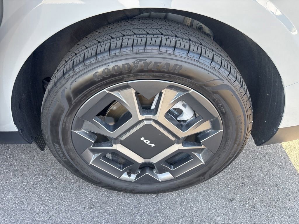 Certified 2026 Kia Carnival SX FWD image 19