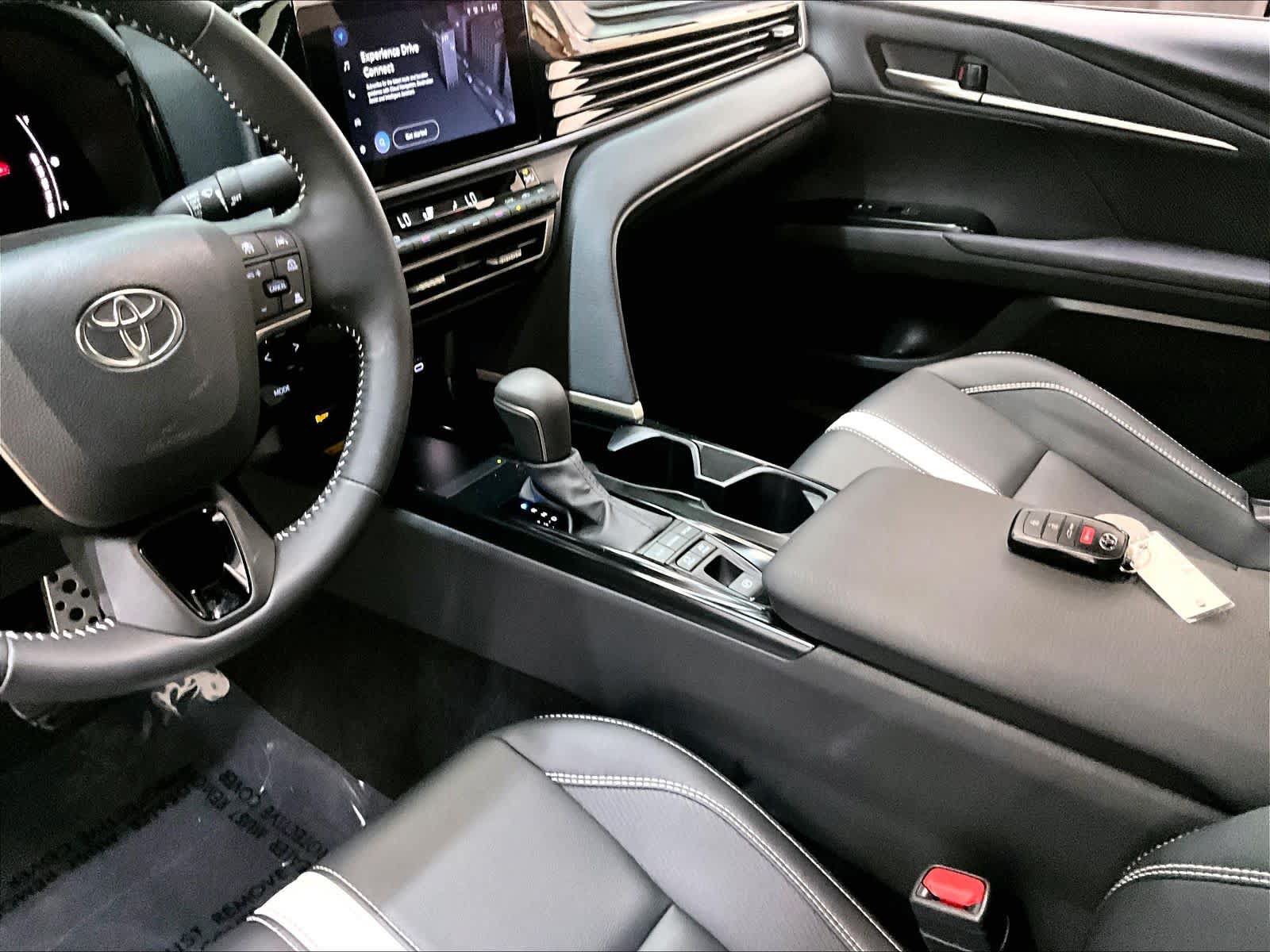 Used 2025 Toyota Camry SE w/ Convenience Package FWD image 20