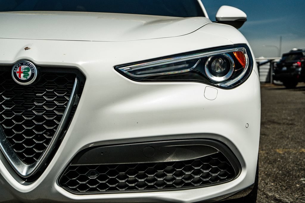 Used 2022 Alfa Romeo Stelvio Ti AWD/4WD image 9